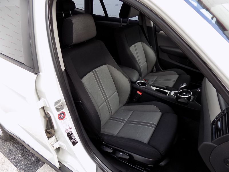 BMW X1 (2012) 18d/xDrive/Bi-xenon/ČR/ - fotka 16 z 35