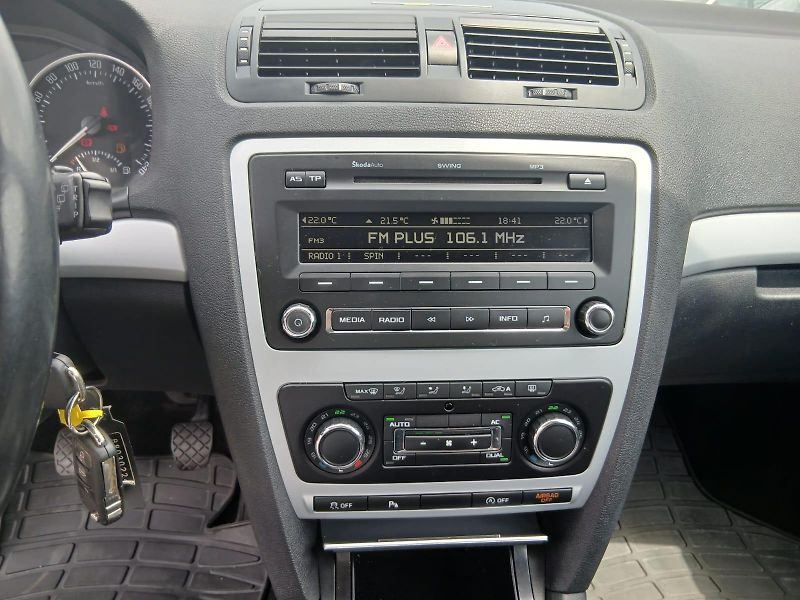 Škoda Octavia 1.6 TDI, BEZ KOROZE! - fotka 32 z 43