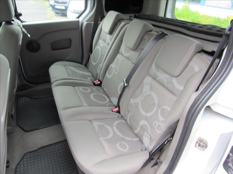 Renault Kangoo 1,5 DCi 63KW 5míst - fotka 10 z 29