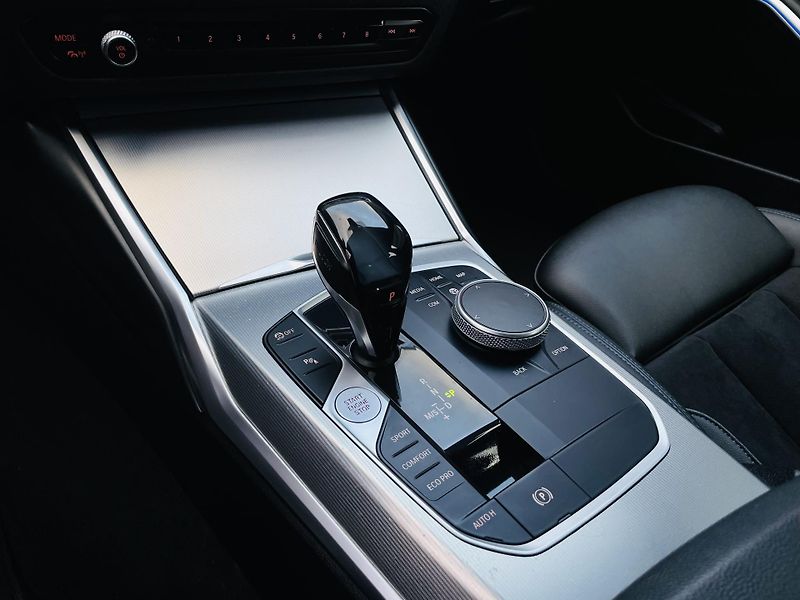 BMW Řada 3 320d XDRIVE M-PAKET VÝHŘEV - fotka 43 z 59