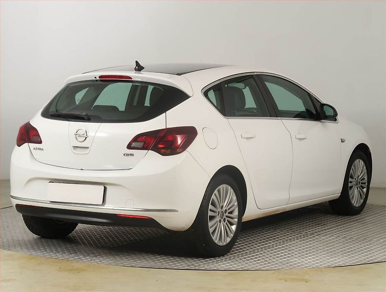Opel Astra (2014) 1.6 CDTI, Tempomat - fotka 5 z 16