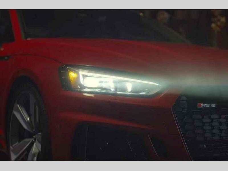 Reklama na Audi RS5 se Santa Clausem