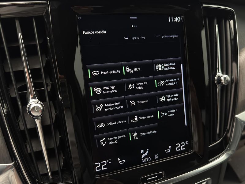 Volvo V90 CC D4 AWD PRO AUT - fotka 37 z 52
