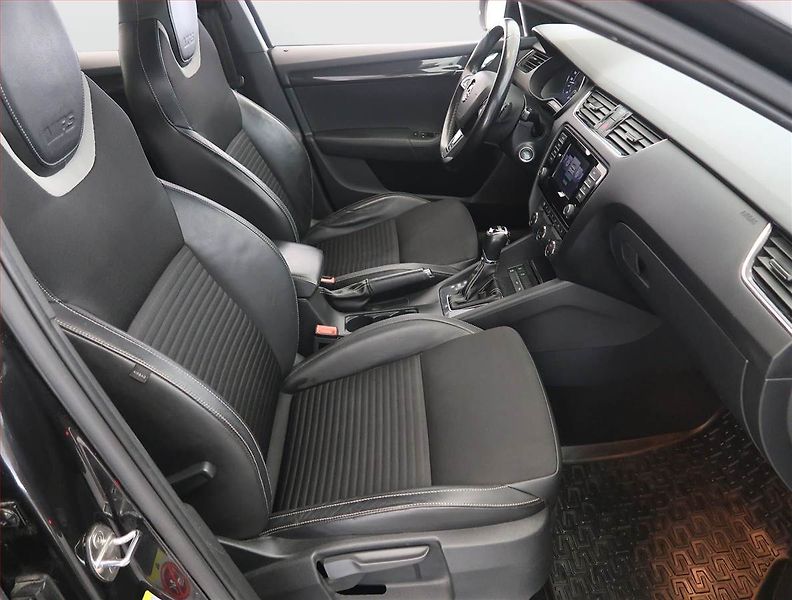 Škoda Octavia (2014) RS 2.0 TDI, Automat, Navi - fotka 9 z 24