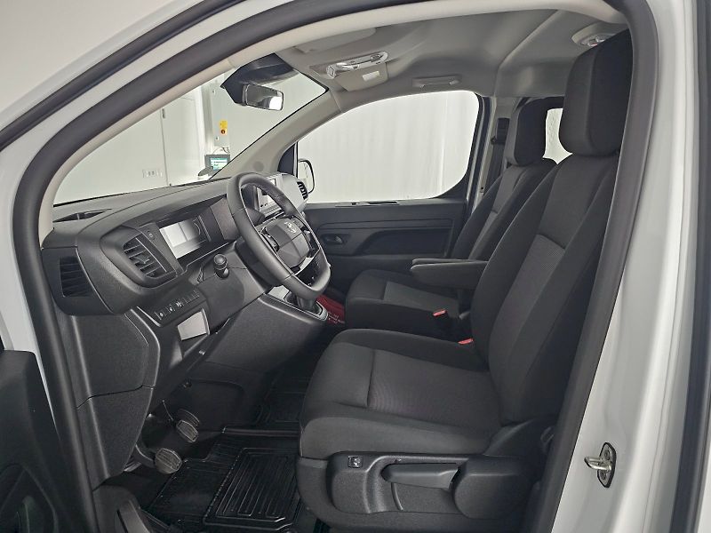 Toyota ProAce Verso (2025) 2.0D 106kW COMBI 8S - fotka 6 z 32