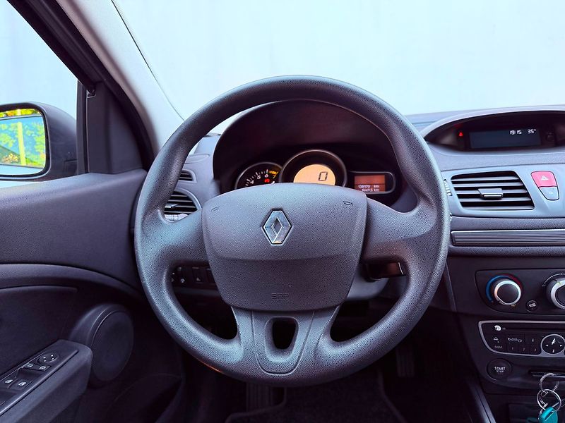 Renault Mégane 1.6 16V, ČR, 1.Maj - fotka 16 z 21