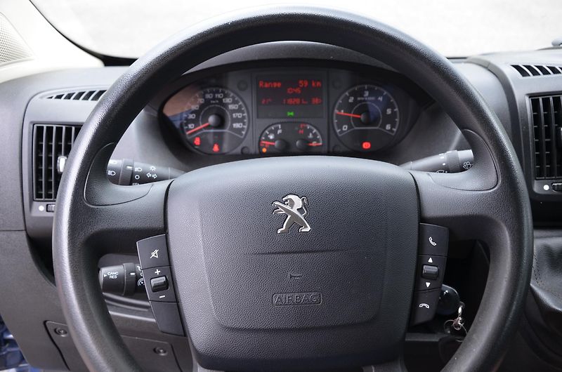 Peugeot Boxer (2021) 35L3 2.2Blue HDI 140k DC - fotka 8 z 13