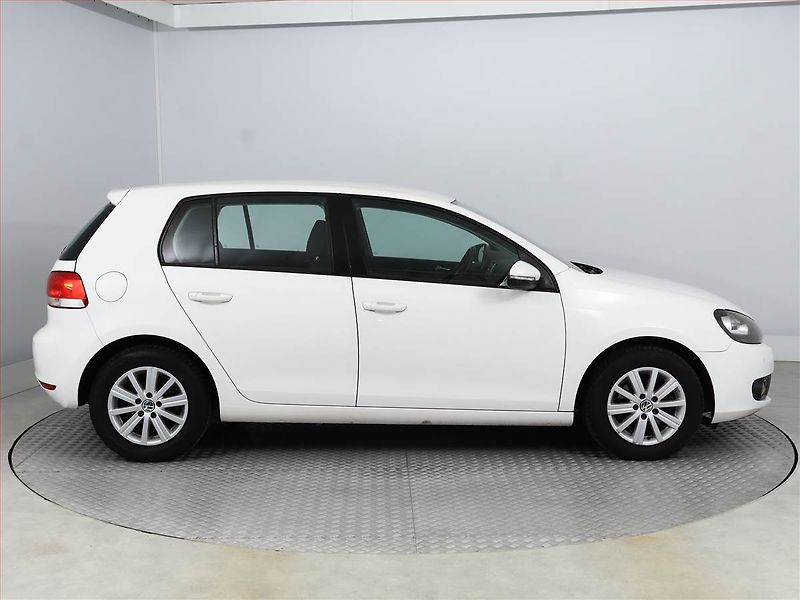 Volkswagen Golf (2012) 1.2 TSI, Tempomat - fotka 6 z 14
