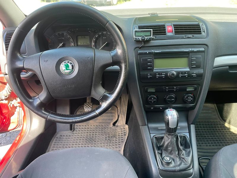 Škoda Octavia (2006) 1,9 TDi 77 Kw 4X4 TAŽNÉ - fotka 10 z 15