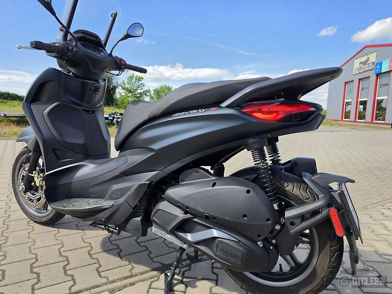 Piaggio Beverly 300 S (2025) - fotka 3 z 20