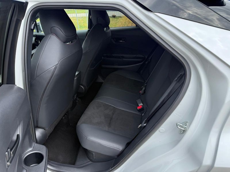 Toyota C-HR 2,0 HEV e-CVT GR Sport - fotka 24 z 30
