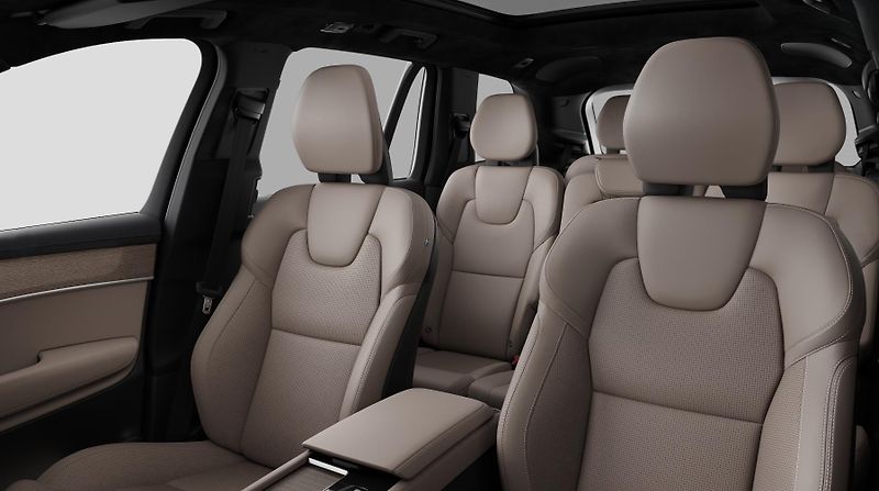 Volvo XC90 (2026) T8 AWD RECHARGE ULTRA DARK - fotka 11 z 15