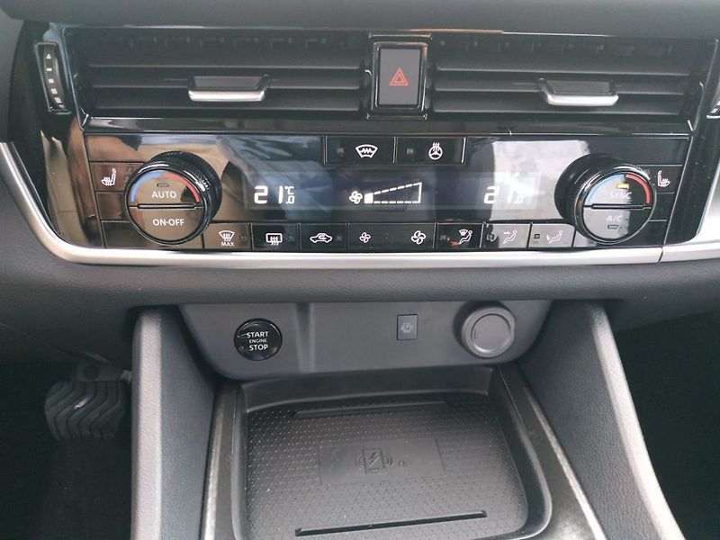 Nissan Qashqai 1.3T mHEV AT,2WD, ZADÁNO - fotka 24 z 29