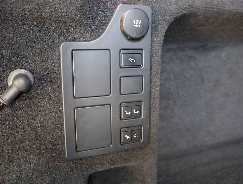 Land Rover Discovery (2018) 3.0 Td6 - fotka 26 z 26