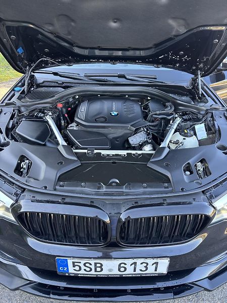 BMW Řada 5 (2019) BMW 520 xd - fotka 7 z 15