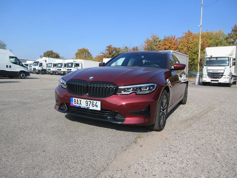 BMW Řada 3 3.0 330d At  Sport Line - fotka 5 z 20