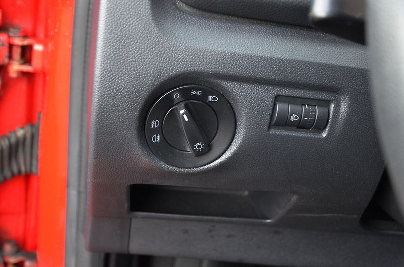 Škoda Fabia (2012) 1.2 TSi 63kW AMBITION / ALU - fotka 26 z 29