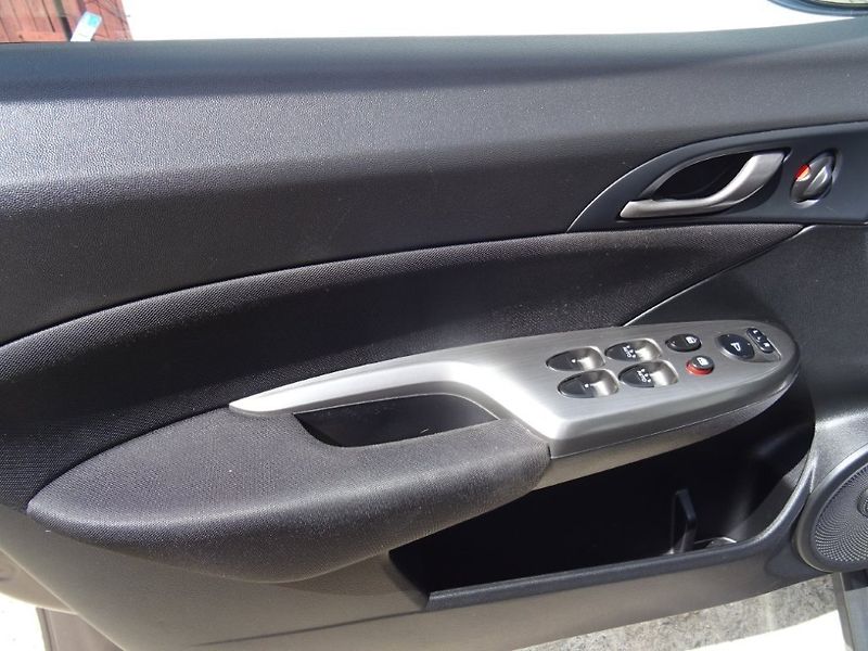 Honda Civic (2010) 1.4i,73kW,NovéČR,klima - fotka 15 z 21
