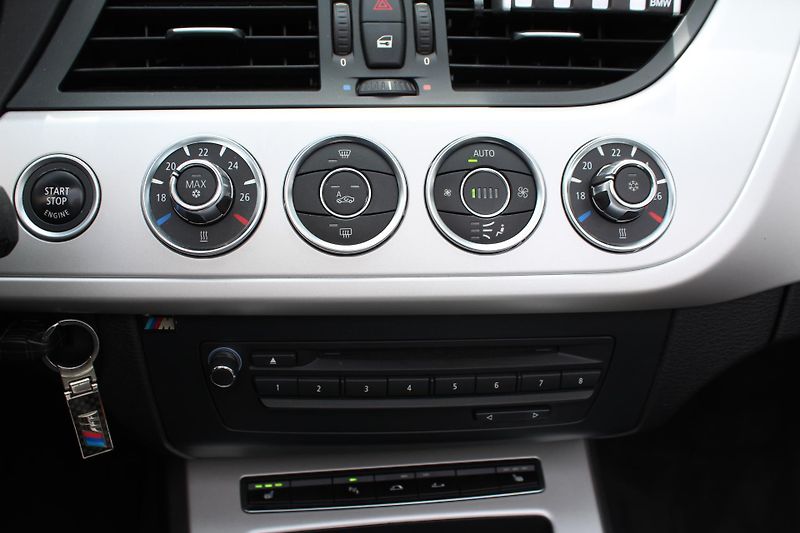 BMW Z4 sDrive23i - fotka 14 z 21