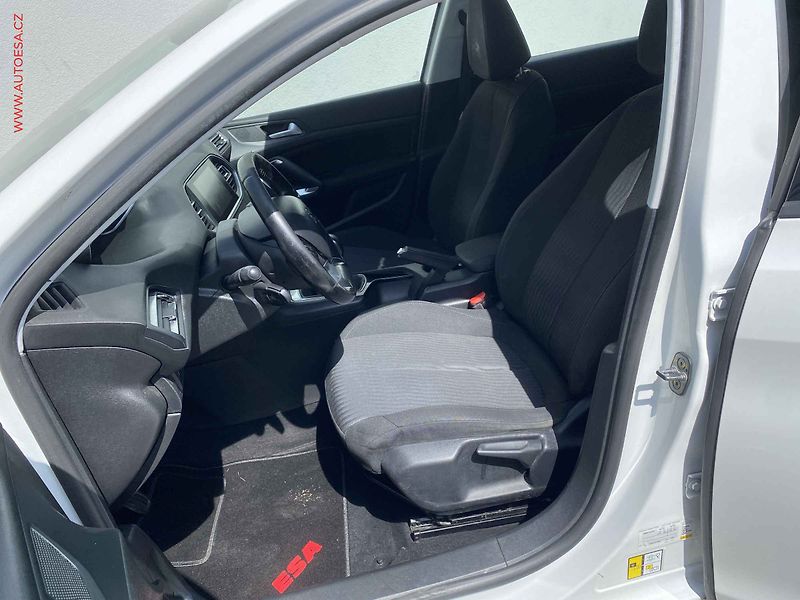 Peugeot 308 (2016) 1.6 BlueHDi, ČR, Active - fotka 9 z 15