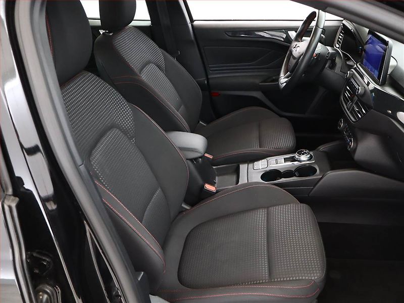 Ford Focus (2020) ST-Line 1.5 EcoBoost, Automat - fotka 7 z 14
