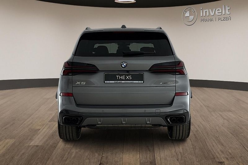 BMW X5 xDrive40i - fotka 4 z 28