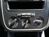 Volkswagen Golf (2009) 1.9TDi, AC, výhřev sed - náhled 16