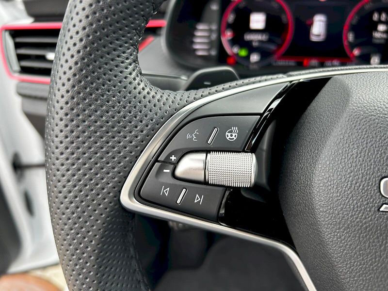 Škoda Kamiq (2025) 1.0 TSI 85kW DSG Monte Carlo - fotka 8 z 35