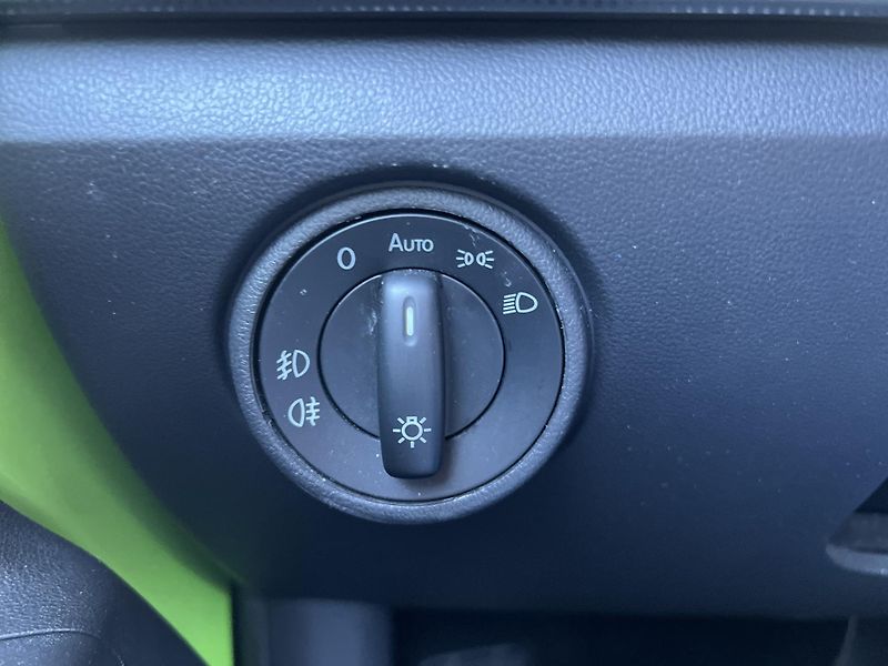 Škoda Citigo e iV 61kw KLIMA TEMPOMAT ALU - fotka 12 z 39