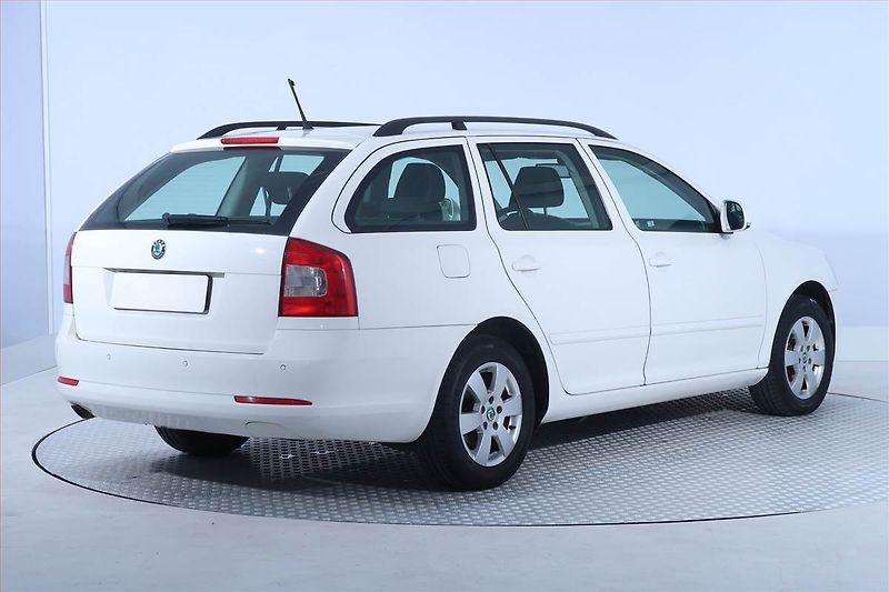 Škoda Octavia (2012) 1.6 TDI, Tempomat - fotka 5 z 17