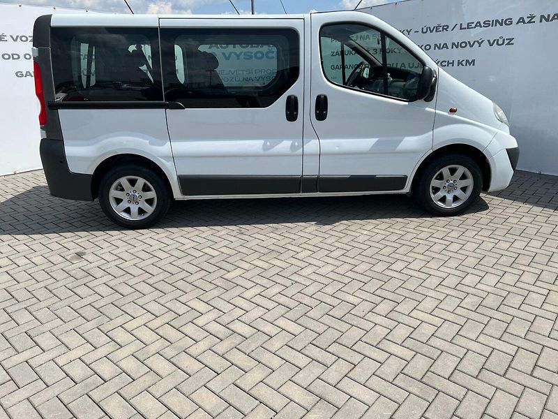 Opel Vivaro (2007) 2.5CDTi 107kW 9míst! Tažné! - fotka 7 z 20