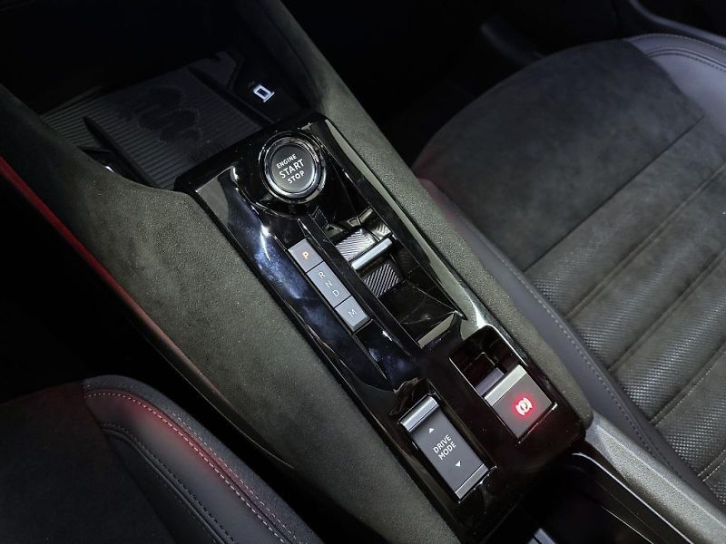 Alfa Romeo Junior (2026) Ibrida 1.2 Turbo 145k eDCT6 Q4 - fotka 14 z 17