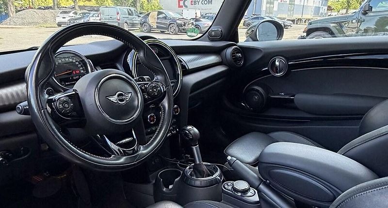Mini Cooper S (2016) 2.0 Benzin / Automat - fotka 3 z 11