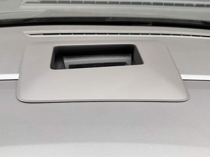 Volkswagen California eHybrid 4M Ocean HuD El.střech - fotka 17 z 31