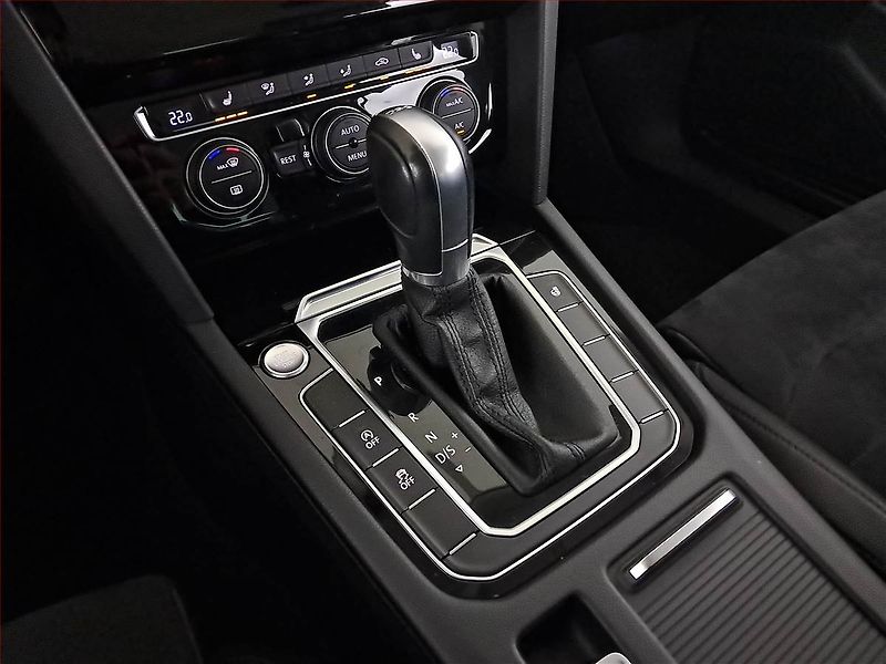 Volkswagen Passat (2017) Highline 1.8 TSI, Automat - fotka 13 z 17