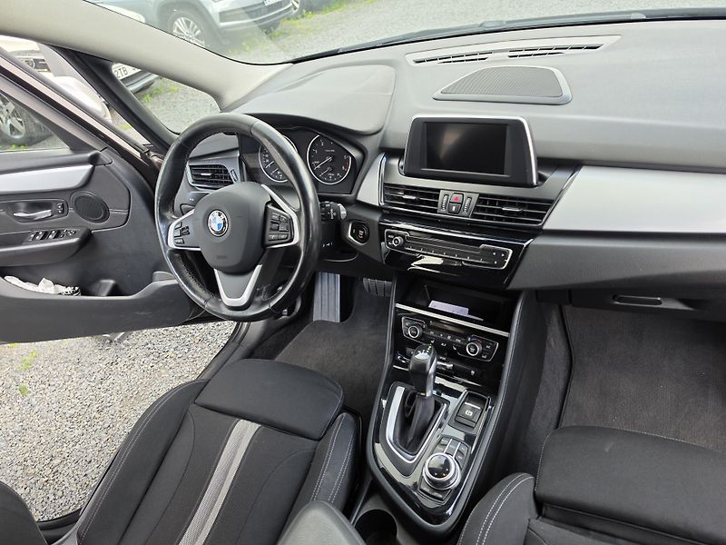 BMW Řada 2 218 Grand Tourer Automat  - fotka 16 z 19