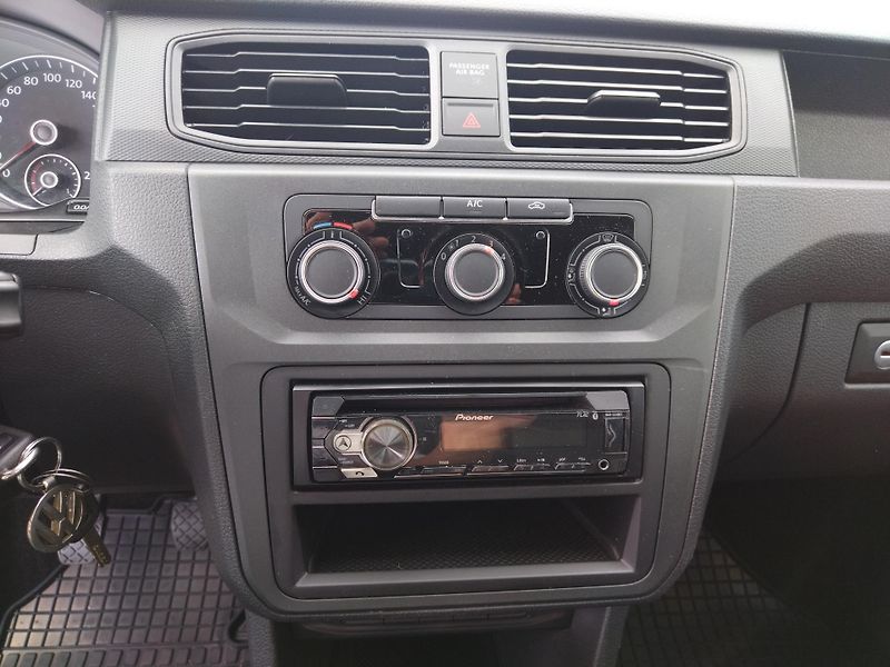 Volkswagen Caddy 1.4 TGI BMT - fotka 21 z 28