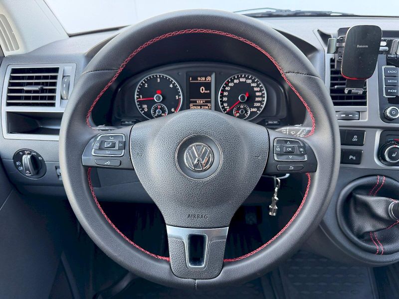 Volkswagen Multivan (2013) SL 2,0 TDI 103KW 6G - fotka 7 z 35