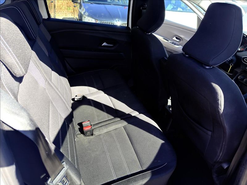 Dacia Jogger 1,0 TCe POŠKOZENÁ PŘEDNÍ ČÁST - fotka 31 z 35