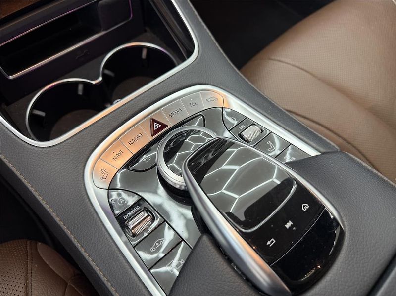 Mercedes-Benz Třídy S 3,0 S350d,AMG packet, 4Matic - fotka 17 z 37