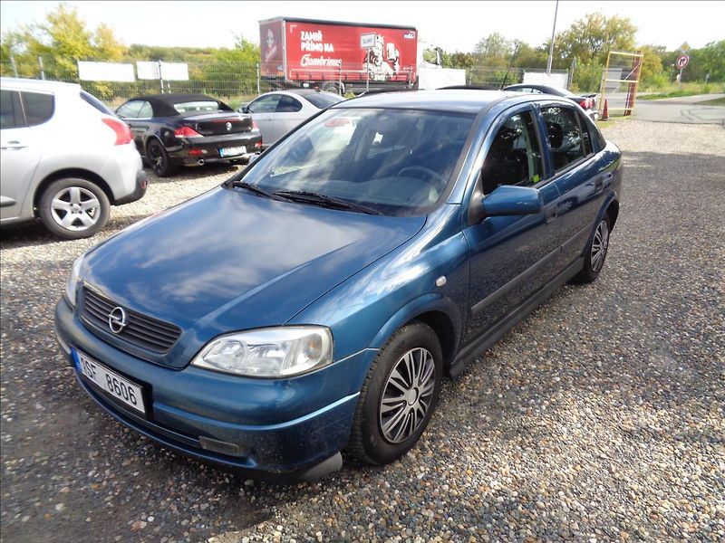 Opel Astra 1,4 - fotka 3 z 16