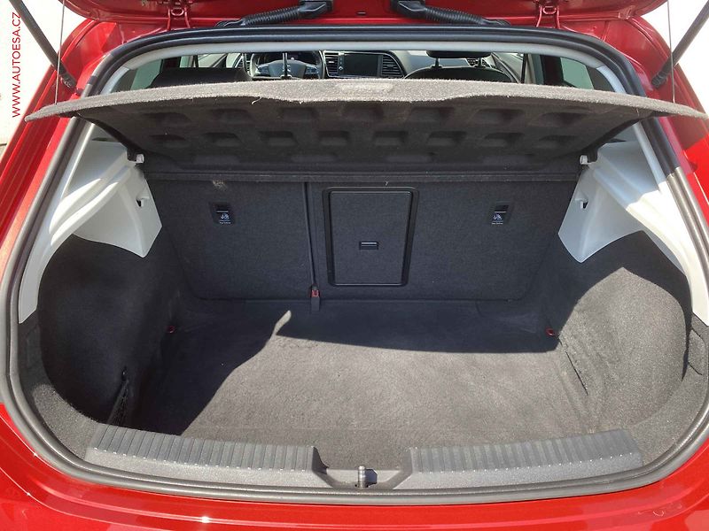 Seat Leon (2019) 1.5 TSi, FR, DSG, LED, panor - fotka 7 z 19