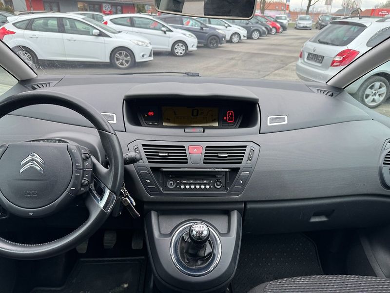 Citroën C4 Picasso (2011) 1,6 HDI 82 KW - fotka 17 z 31