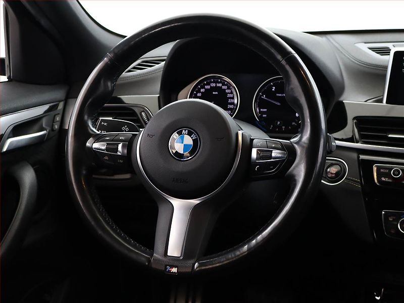 BMW X2 (2019) M Paket xDrive20d - fotka 14 z 21