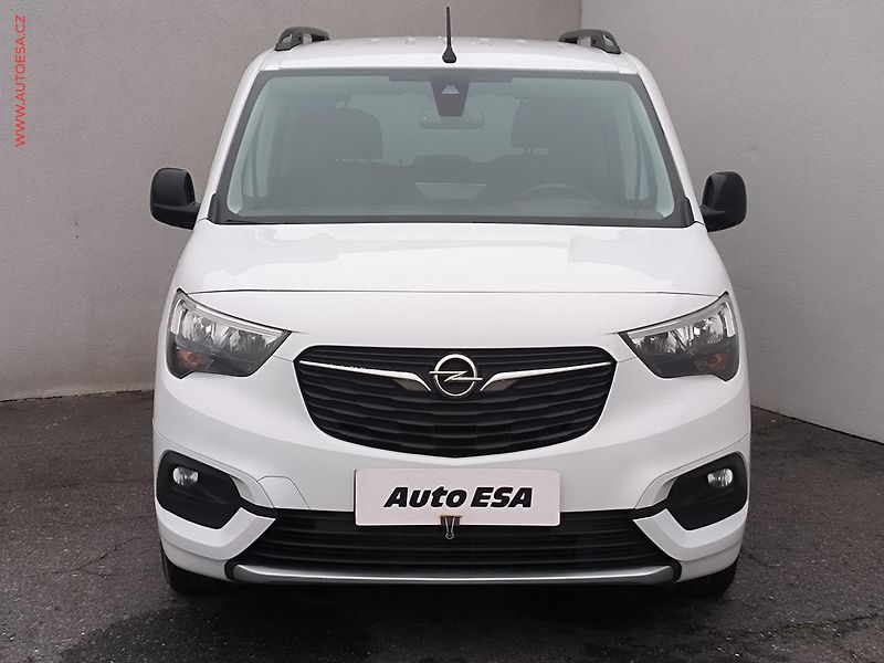 Opel Combo (2022) 1.5CDTi, 1.maj,ČR, Elegance - fotka 2 z 20