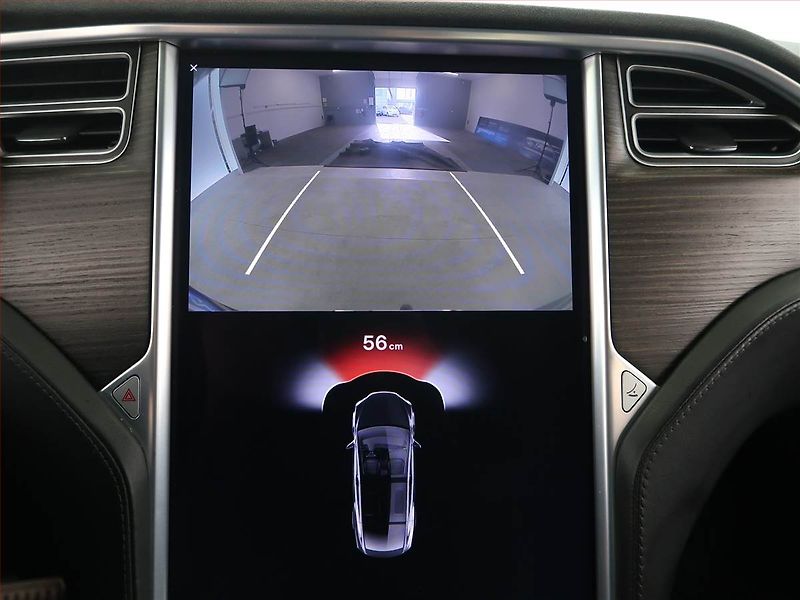 Tesla Model X (2016) 90D, SoH 84% - fotka 23 z 28