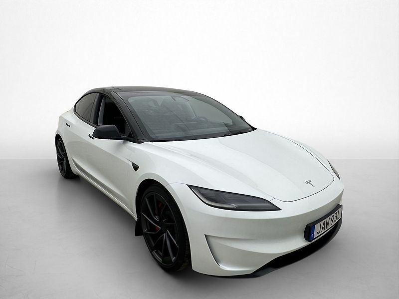 Tesla Model 3 Performance AWD - fotka 2 z 27