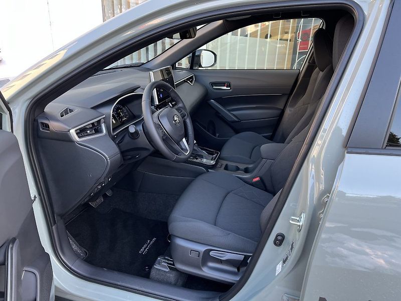 Toyota Corolla Cross 1.8L HEV Style - fotka 11 z 28