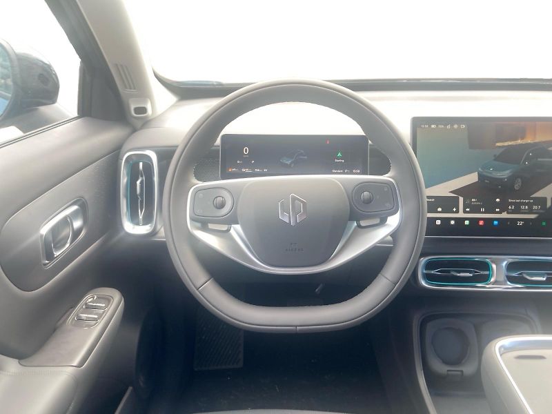 Leapmotor B10 (2026) Design Hybrid EV       - fotka 12 z 15