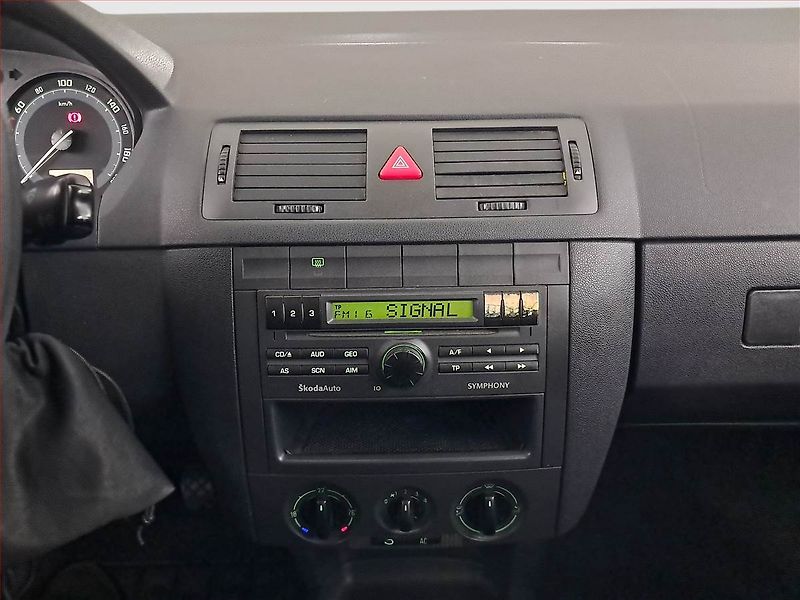 Škoda Fabia (2006) 1.2 12V, po STK, jezdí výborně - fotka 12 z 17
